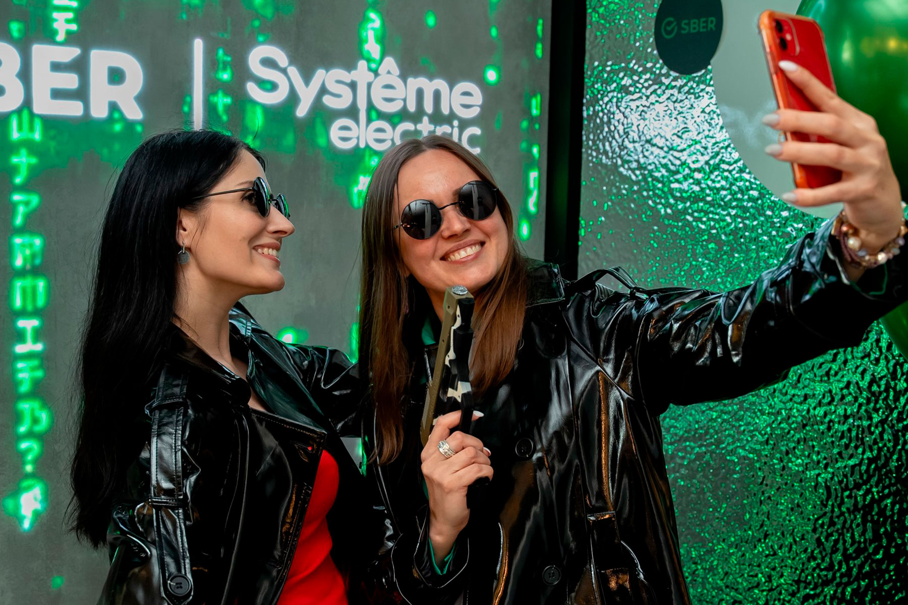 Умные решения от СБЕР и Systeme Electric во Владивостоке