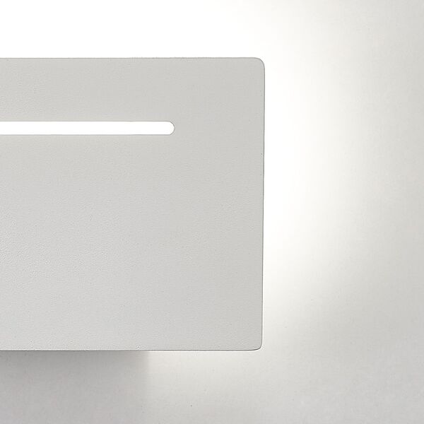 Mantra Toja [LED WALL LAMP RECTANGULAR 8W 3000K WHITE ALUMINIUM]
